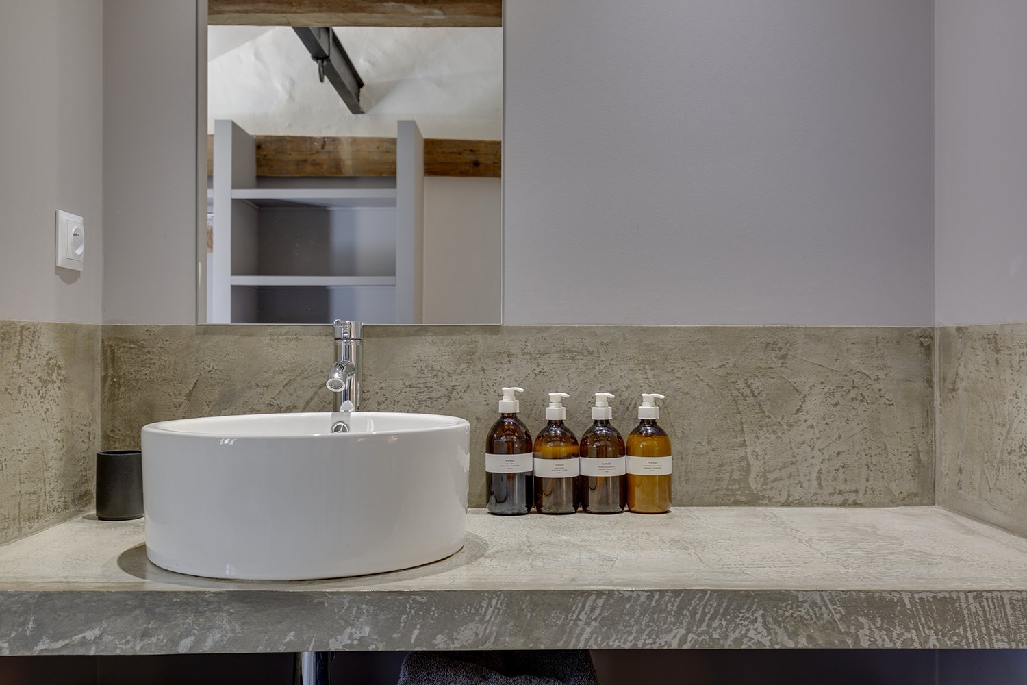 Gite sink area with luxury products