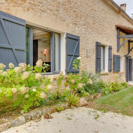 Gite exterior wall with interior view