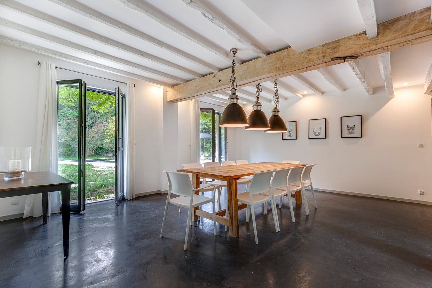 Gite dining area
