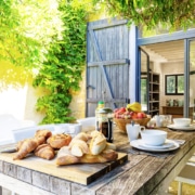 Alfresco dining in the Dordogne