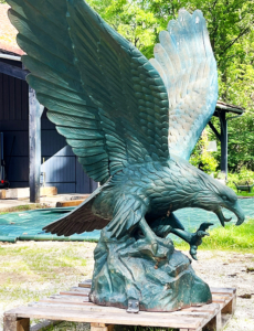 Large eagle statue in the garden