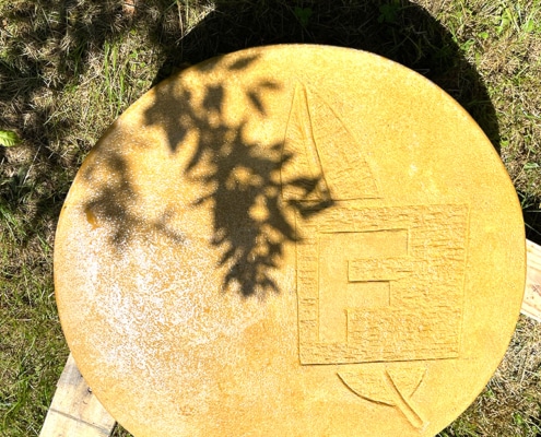 Our carved petanque throwing circle (cercle)