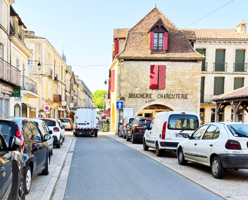 High street in Beaumont-du-Perigord