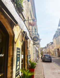 Street view of the patisserie