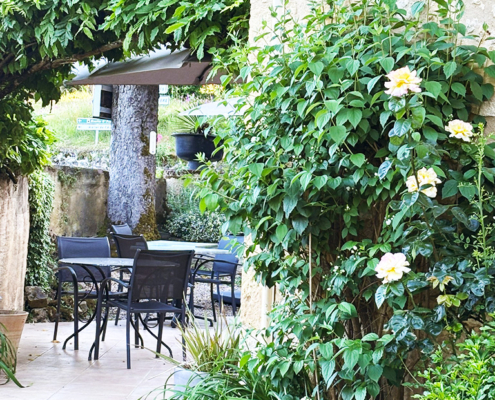 Les Marronniers restaurant entrance in Lanquais
